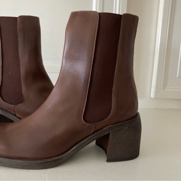NWOT Free People Essential Brown Leather Chelsea Boots Sz 41 - Picture 3 of 7